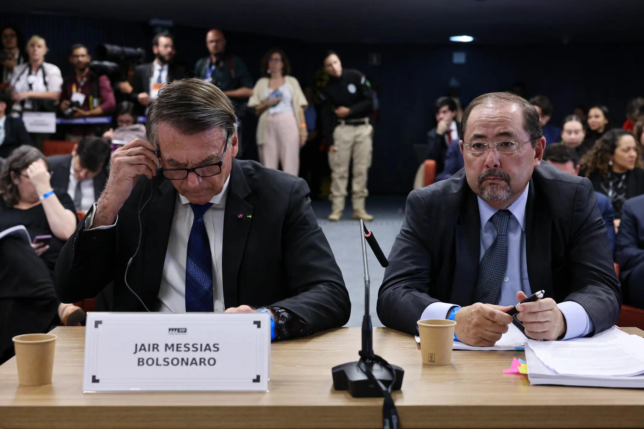 Advogado mostra áudio de Cid dizendo que Bolsonaro “desistiu de ação contundente”
