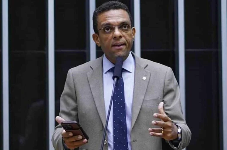 Otoni de Paula acusa governo Lula de encobrir escândalo no INSS e cobra investigação